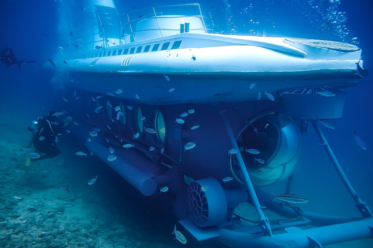 https://traveltopchoice.com/storage/2024/11/sindbad-submarines.jpg