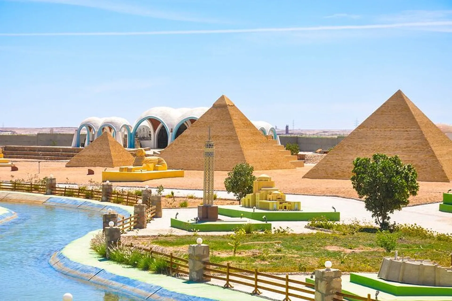 https://traveltopchoice.com/storage/2024/12/large_Mini_Egypt_Park.webp