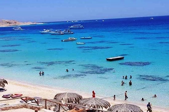 https://traveltopchoice.com/wp-content/uploads/2024/11/49290-الابحار-الي-الجزر-بالبحر-الاحمر.jpg