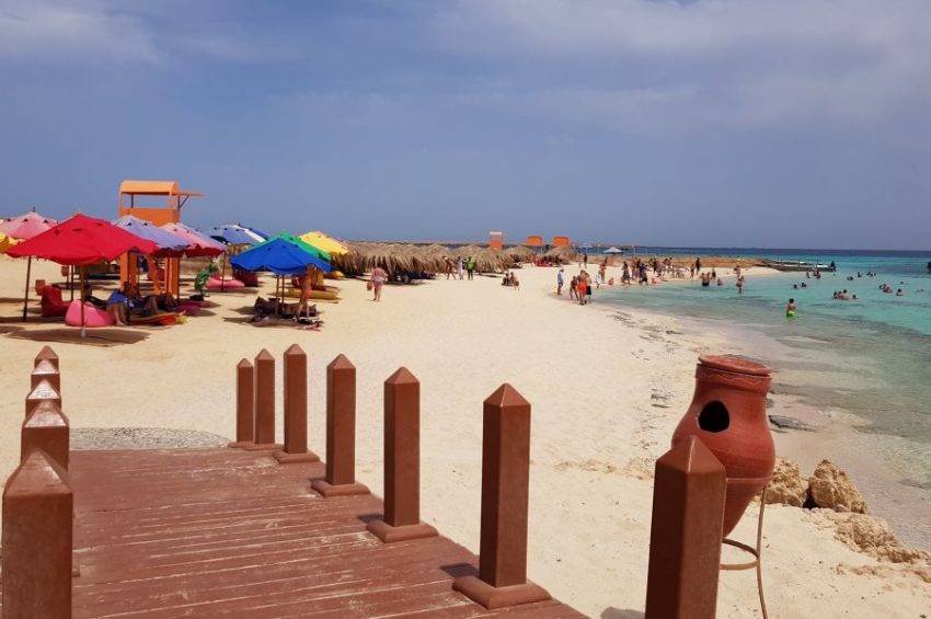 https://traveltopchoice.com/wp-content/uploads/2024/11/Paradise-Island-Hurghada-4-850x565-1.jpg