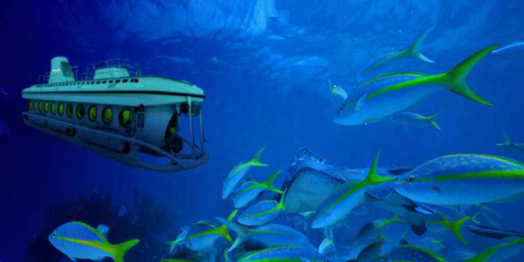 https://traveltopchoice.com/wp-content/uploads/2024/11/Sindbad_Submarine_Hurghada_752845.jpg