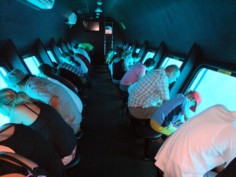 https://traveltopchoice.com/wp-content/uploads/2024/11/semi-submarine-trip-sea-sharm-wonder-6.jpg
