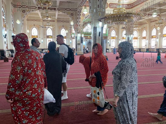 https://traveltopchoice.com/wp-content/uploads/2024/12/82797-وفود-سياحية-من-جنسيات-مختلفة-.jpg