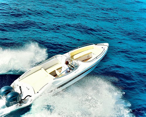 https://traveltopchoice.com/wp-content/uploads/2024/12/vip-speedboat-tour-to.jpg